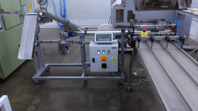 Vážení a dopravní systém krabiček od balicího stroje(1)